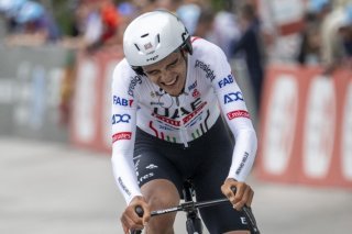 Isaac Del Toro (ici lors du Tour de Suisse 2024) est le nouveau maillot rose du Giro KEYSTONE/GIAN EHRENZELLER